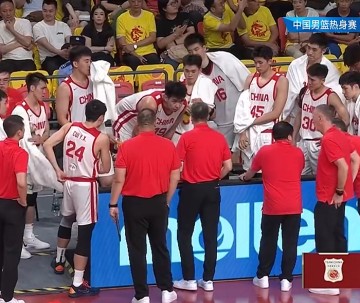 充分认可！FMP主教练点赞中国男篮1人，并伸出了橄榄枝|王俊杰|比赛|球员|萨沙|关键_新浪体育_新浪新闻