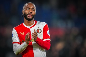 开云在线-记者提问斯特林时笑了，斯特林回怼：你不该笑，我在努力找回状态